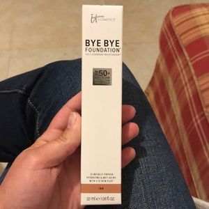 IT Cosmetics Bye Bye Foundation